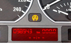 BMW 3 - Pixelfehler im Kombiinstrument vor der Reparatur