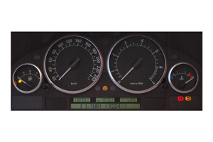 Range Rover Sport - Kombiinstrument Display Pixelfehler vor Reparatur